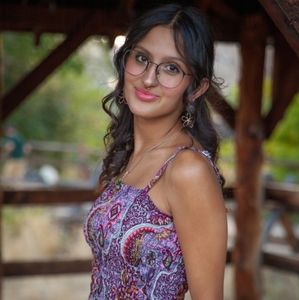 Meet your Posher, Bella